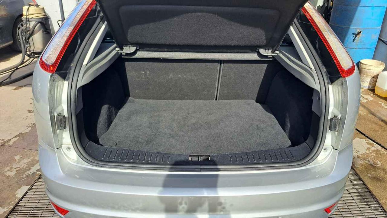 Ford Focus 1.6 (115CV) 5p. Bz.- GPL Titanium