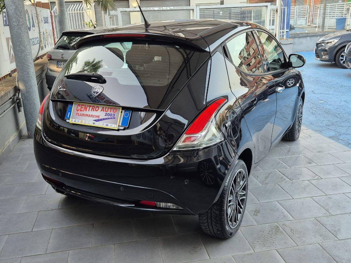 LANCIA - Ypsilon - 1.2 69 CV 5p. GPL Ecochic Gold