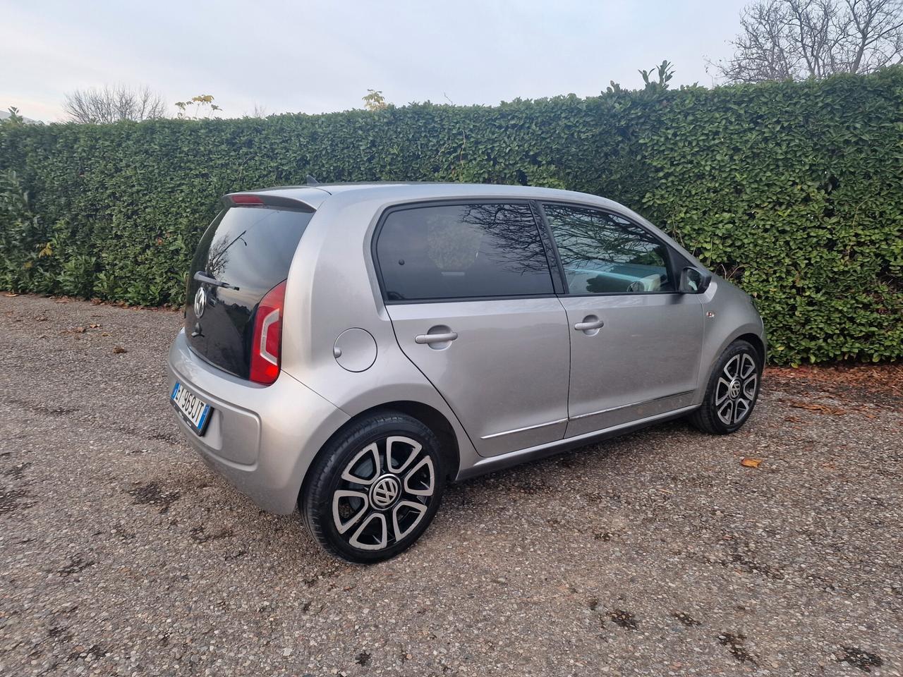 Volkswagen Up 1.0 75cv ASG