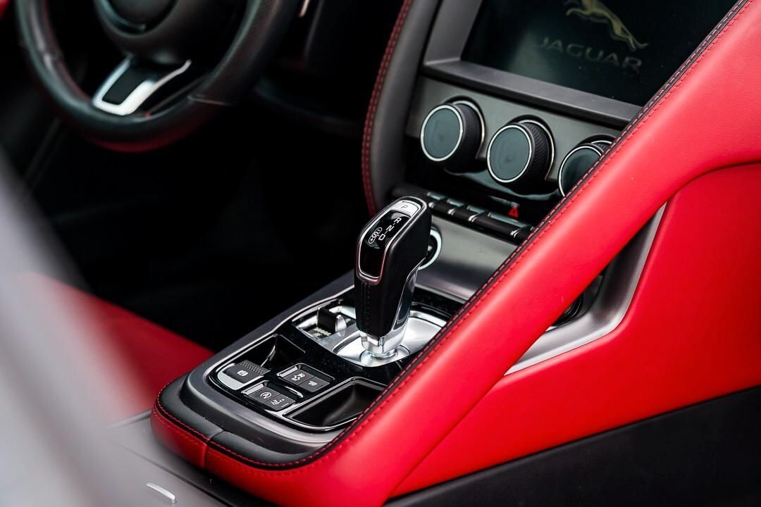 Jaguar F-Type 5.0 V8 First Edition 450 AWD