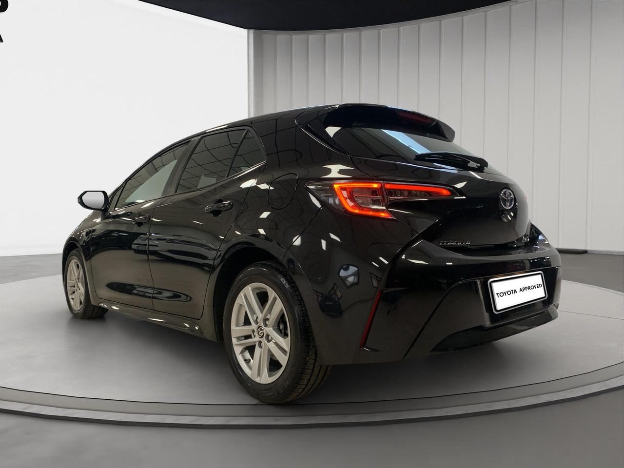 Toyota Corolla 1.8h Active cvt