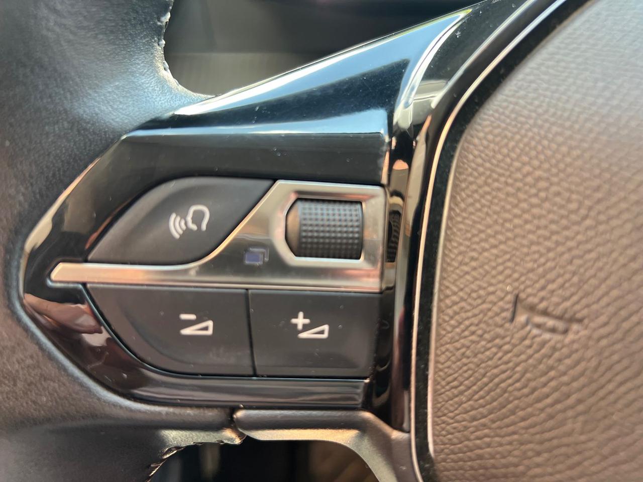 Peugeot 208 1.2 PureTech 100 Allure Pack
