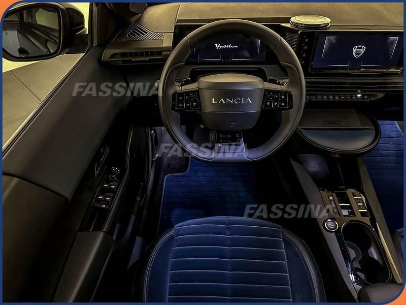 Lancia Ypsilon Ibrida Ibrida Edizione Cassina e-DCT