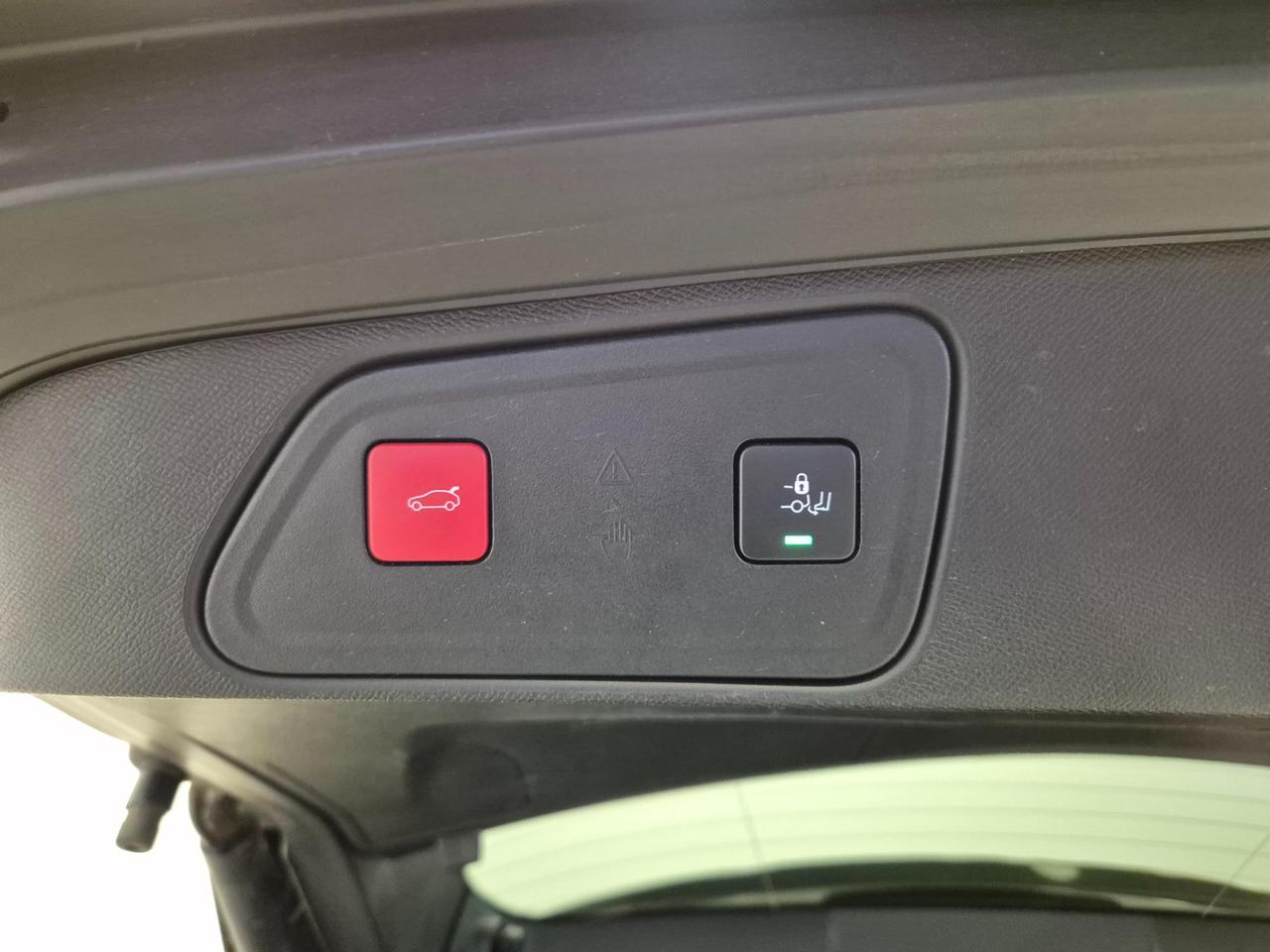 Peugeot 3008 1.5 bluehdi Allure s&s 130cv eat8 N1 - NEOPATENTATI - Cam - Carplay