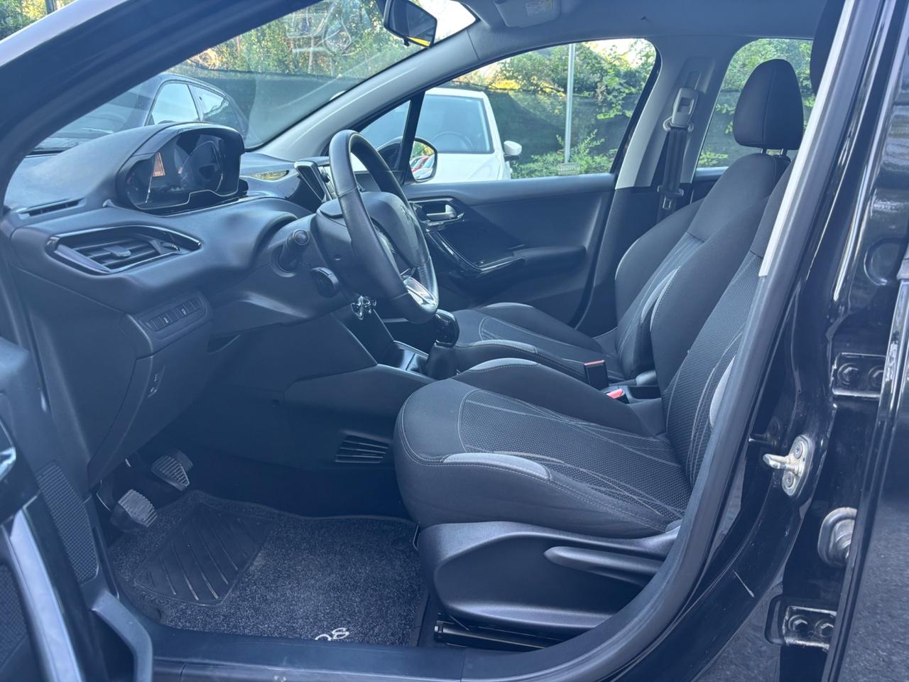Peugeot 208 1.4 HDi 5 porte Allure OK NEOPATENTATI