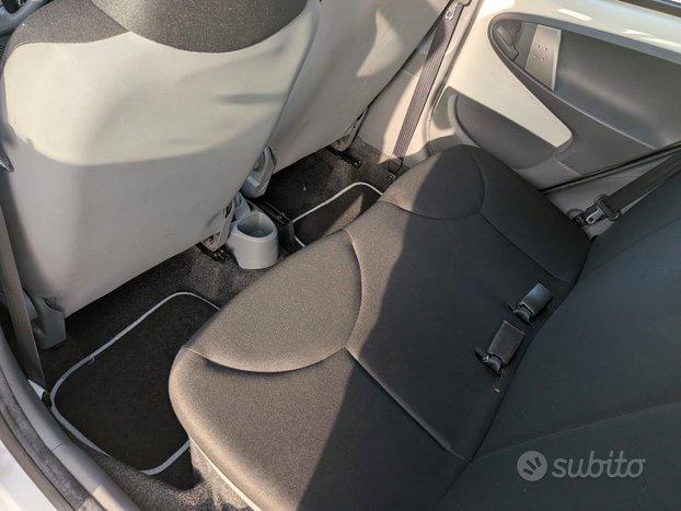 Toyota Aygo 2011 benzina