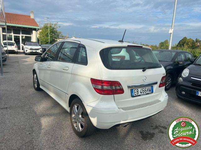 MERCEDES-BENZ B 180 CDI Premium