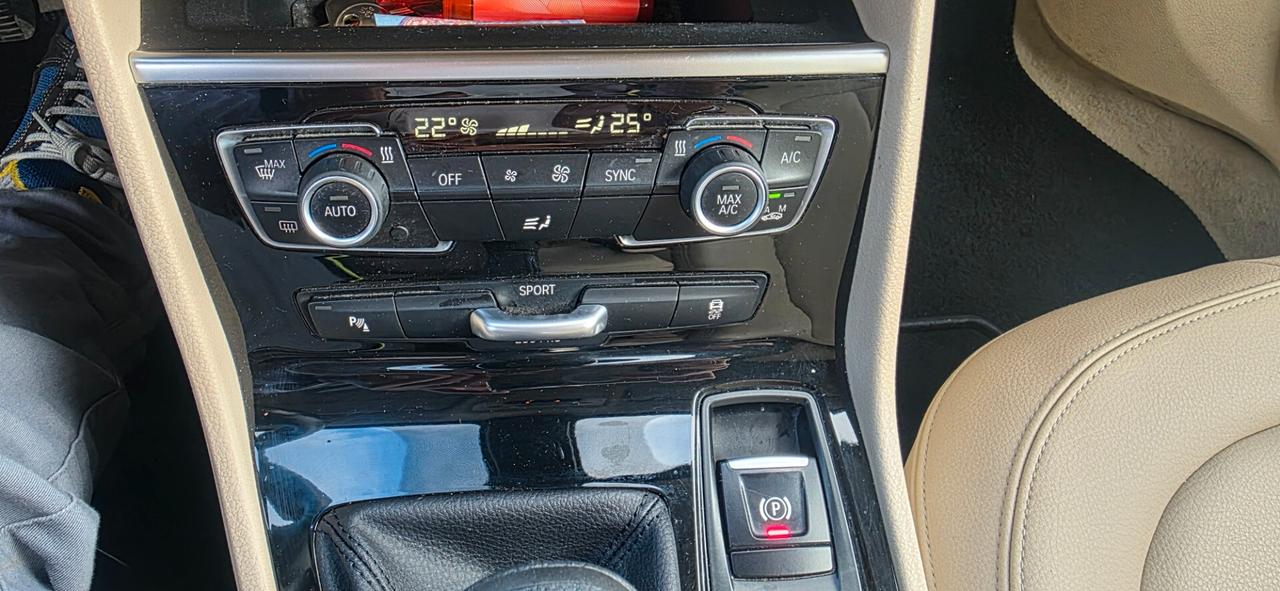 Bmw 216d Tourer Luxury neopatentati euro6b