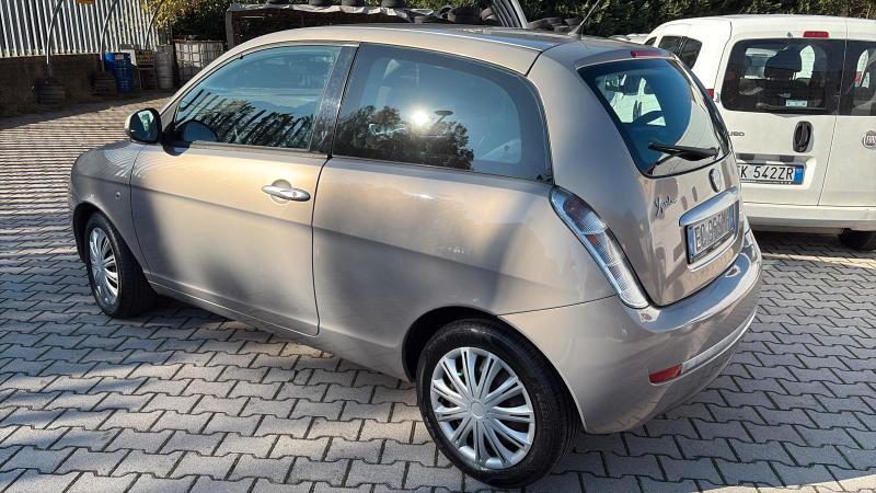 Lancia Ypsilon 3 Porte Ypsilon 1.2 8v Platino