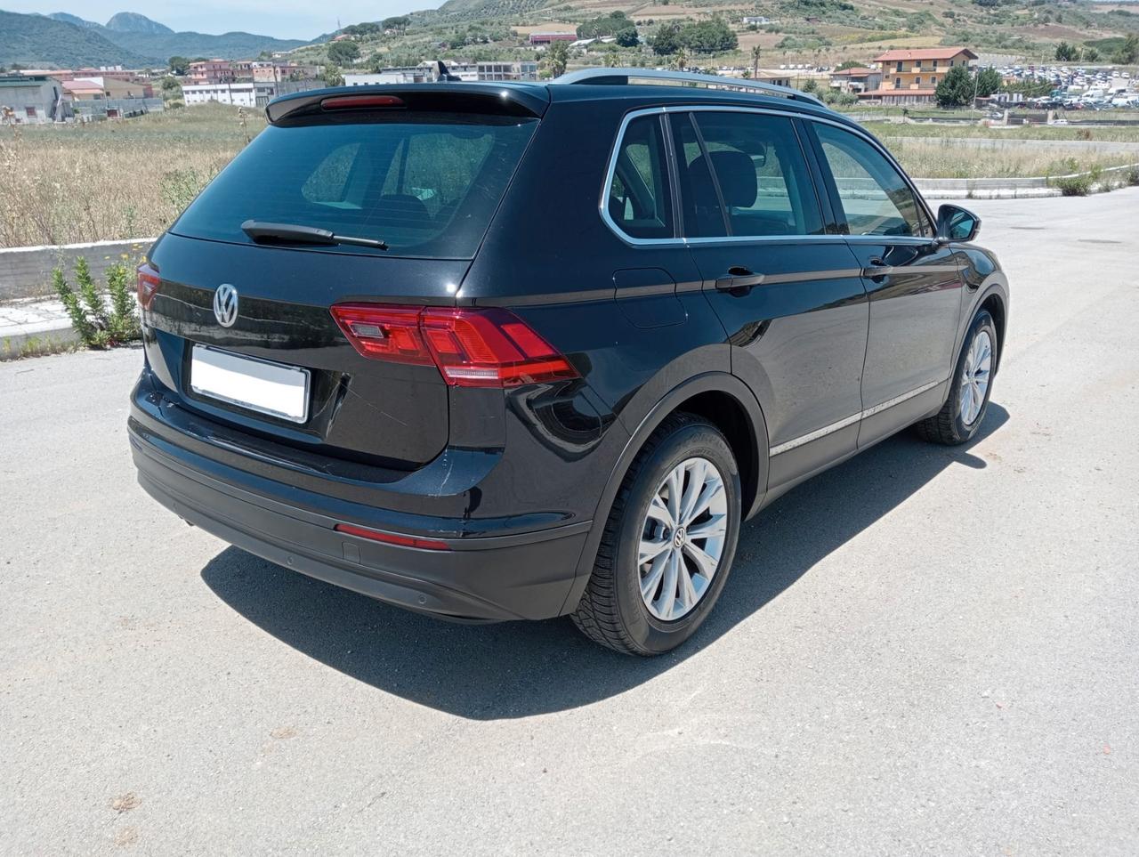 Volkswagen Tiguan 2.0 TDI SCR DSG 4MOTION Sport BMT