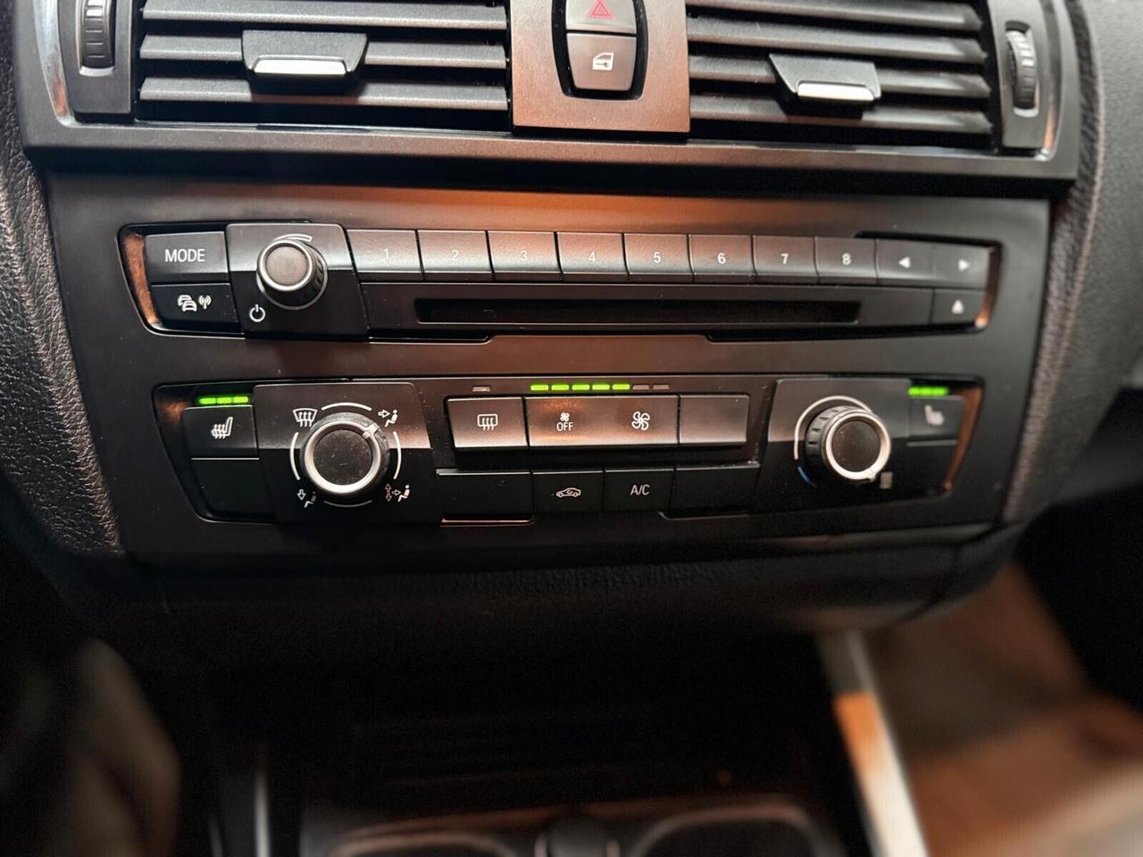Bmw 116 116d 5p. Urban 2015
