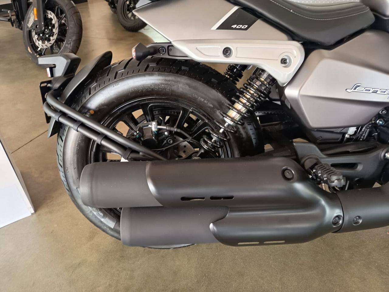 Benelli Leoncino 400 BOBBER