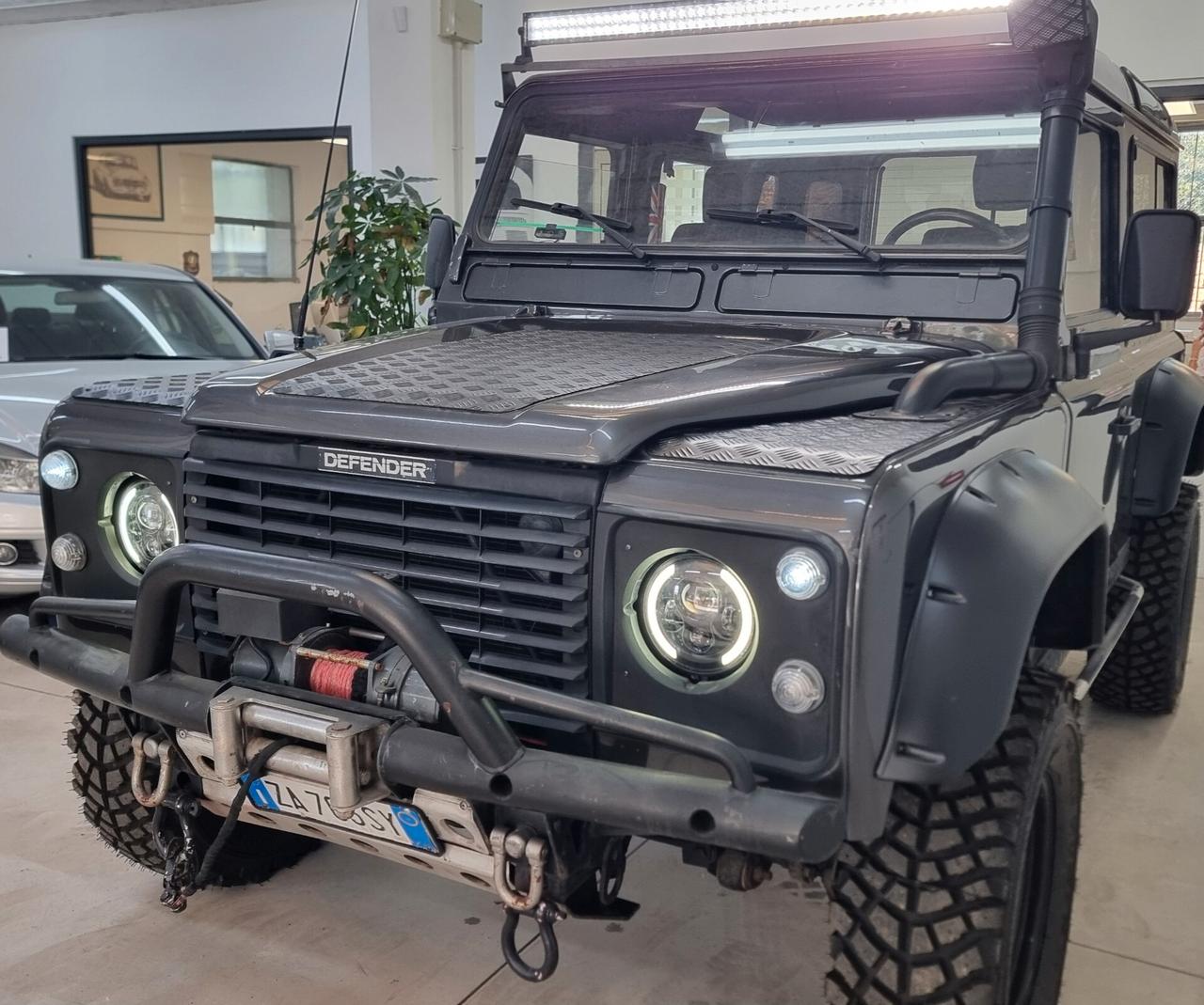 Land Rover Defender