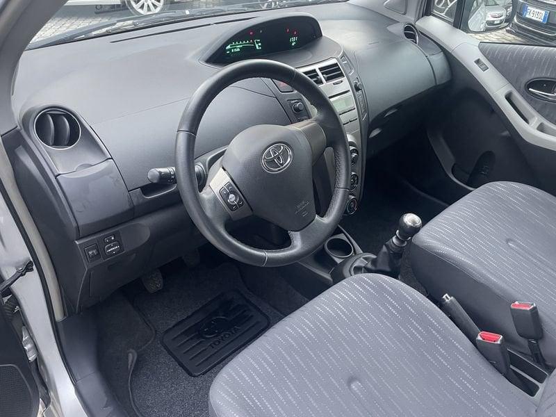 Toyota Yaris Yaris 5p 1.3 SOL NEOPATENTATI