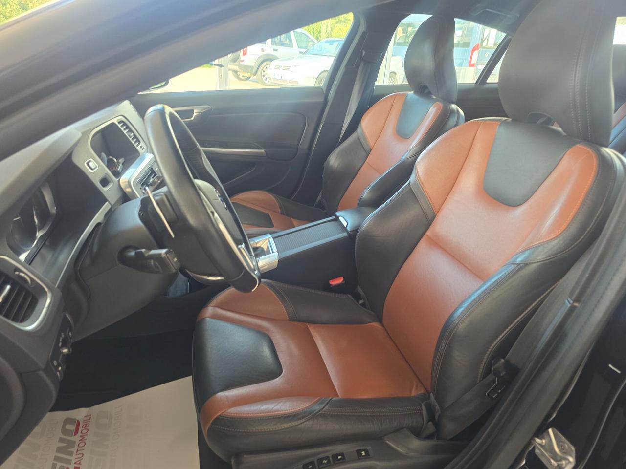 Volvo V60 Cross Country D4 Geartronic Summum