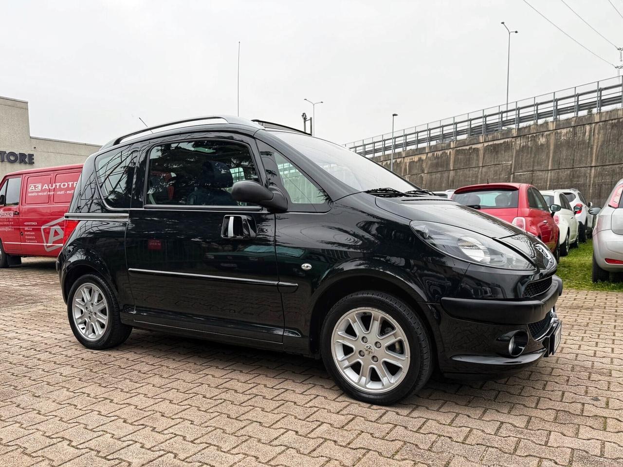 Peugeot 1007 1.6 Sporty AUTOMATICA PORTE SCORREVOLI TETTO PANORAMICO NAVIGA