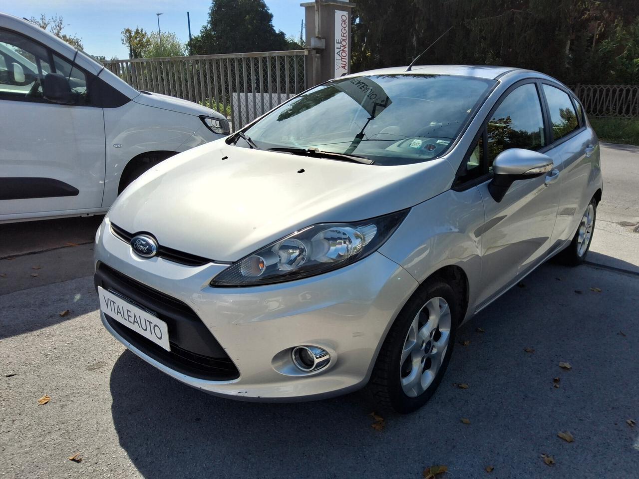 Ford Fiesta 1.2 82 CV 5pTitanium OK NEOPATENTATI