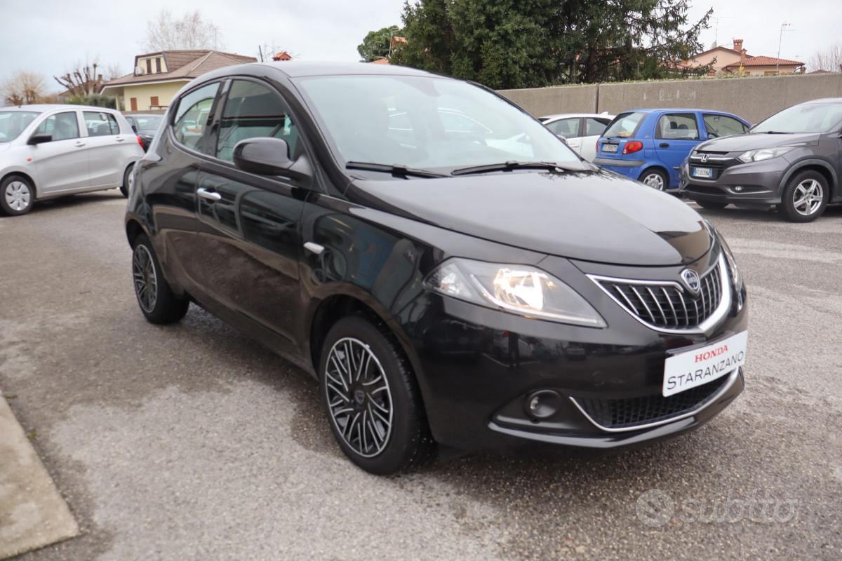 Lancia Ypsilon 1.0 FireFly 5p.S&S Hybryd Gold
