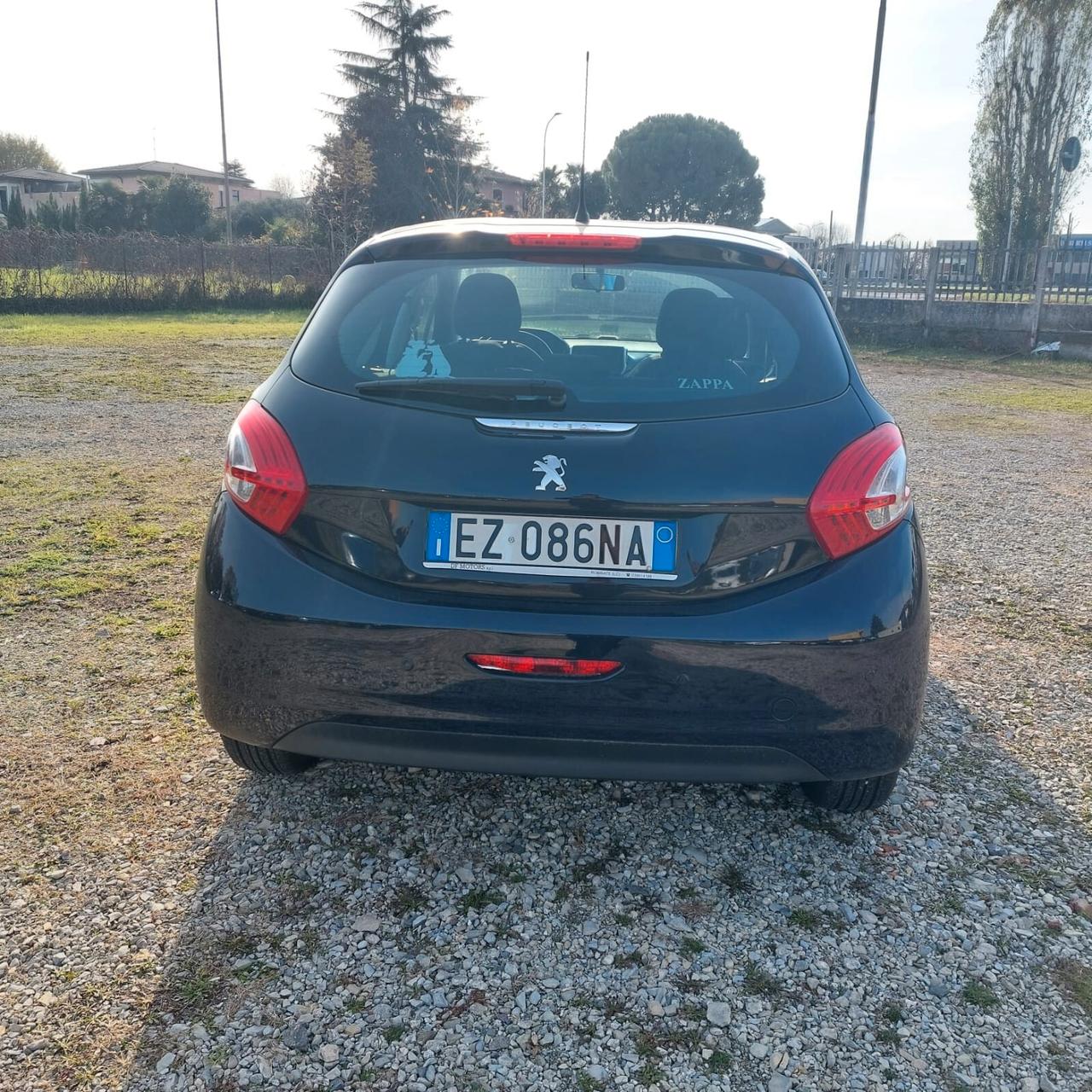 Peugeot 208 1.4 HDi 68 CV 5 porte Allure