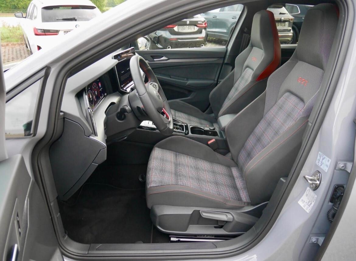 Volkswagen Golf VIII 2.0 TSI DSG GTI
