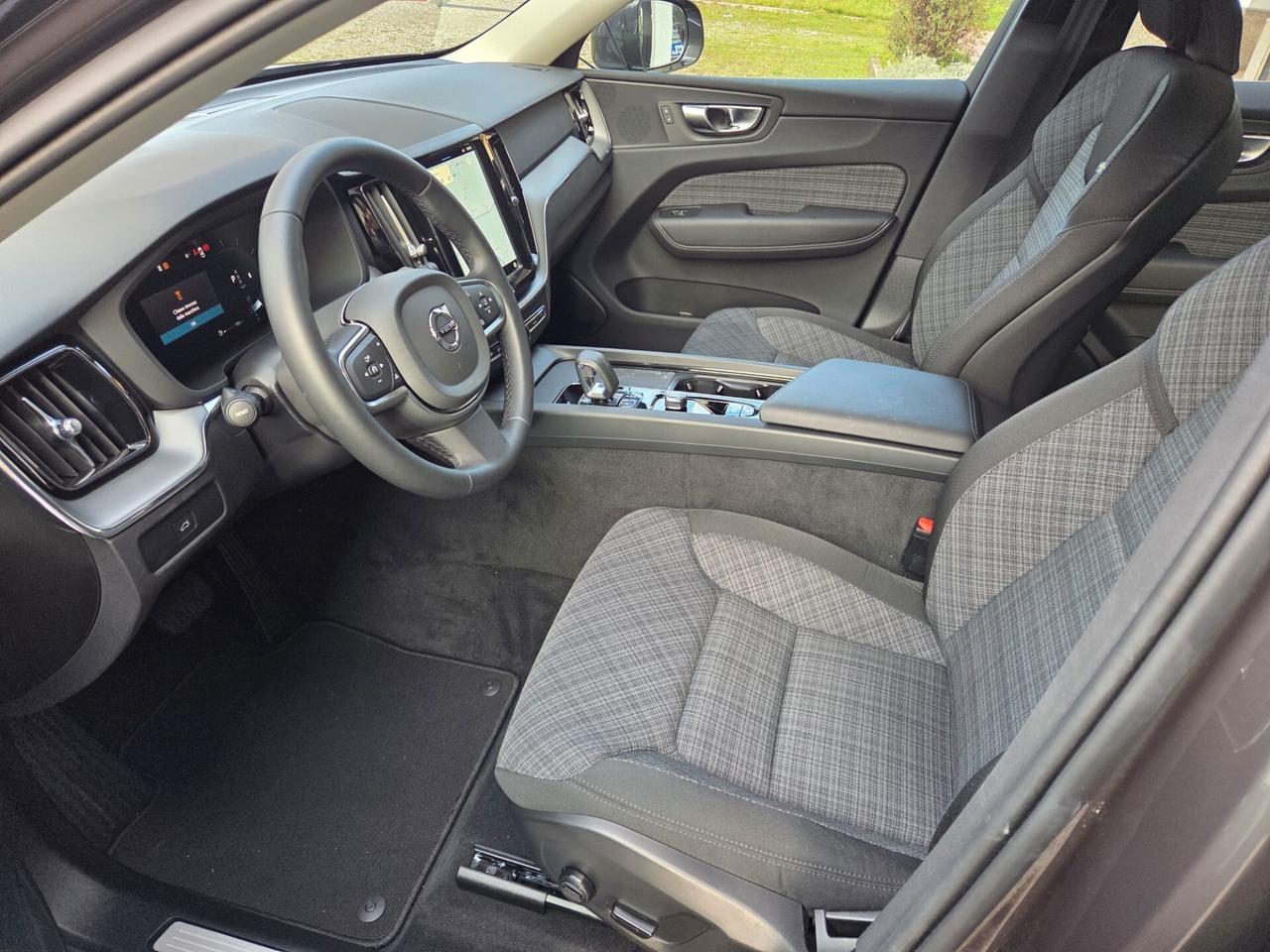 Volvo XC 60 B4 D AWD automatico Ultimate Dark