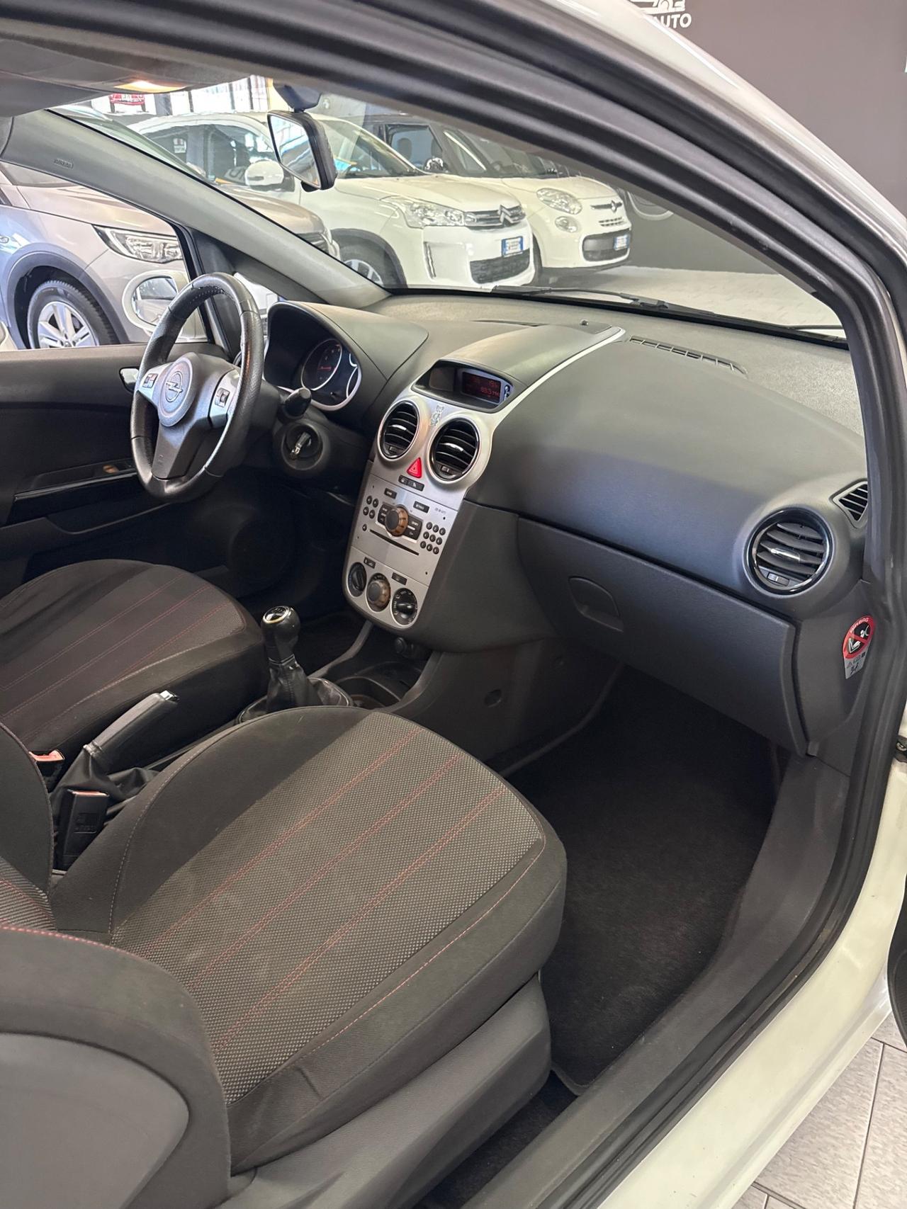 Opel Corsa 1.2 3 porte Sport