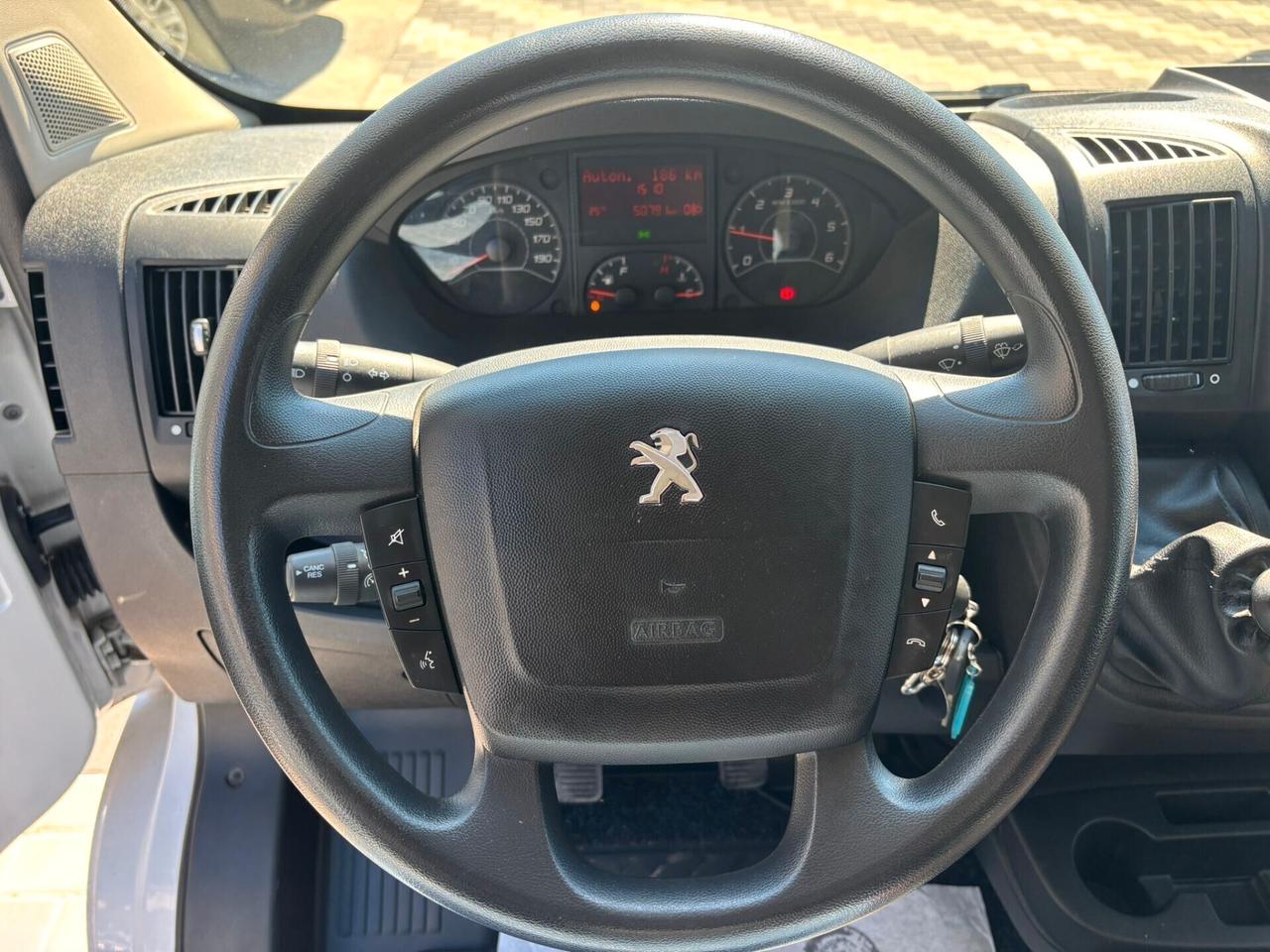 Peugeot Boxer 2.2 BlueHDi 140CV L2H2