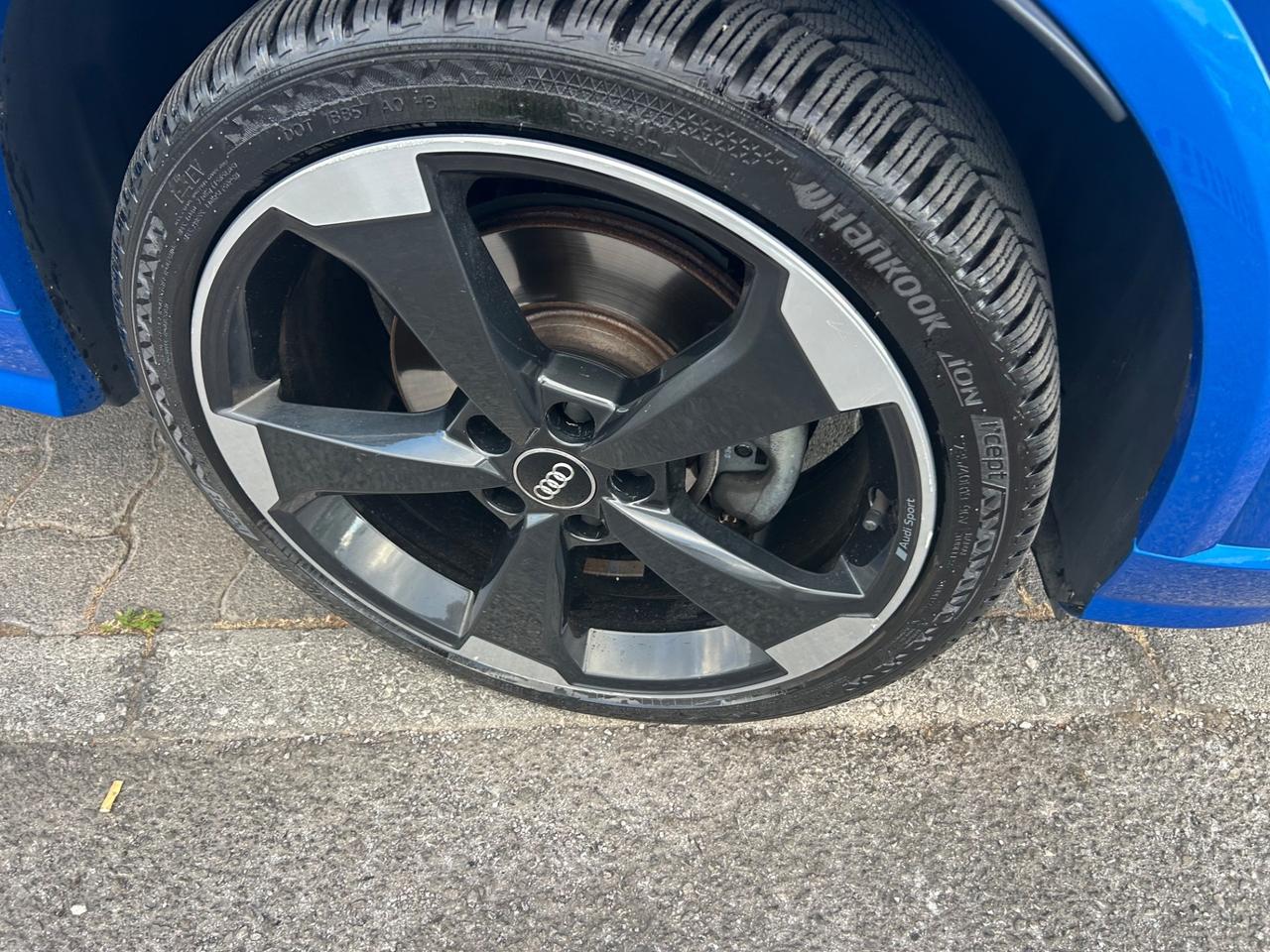 Audi Q2 30 TDI S line Edition tetto