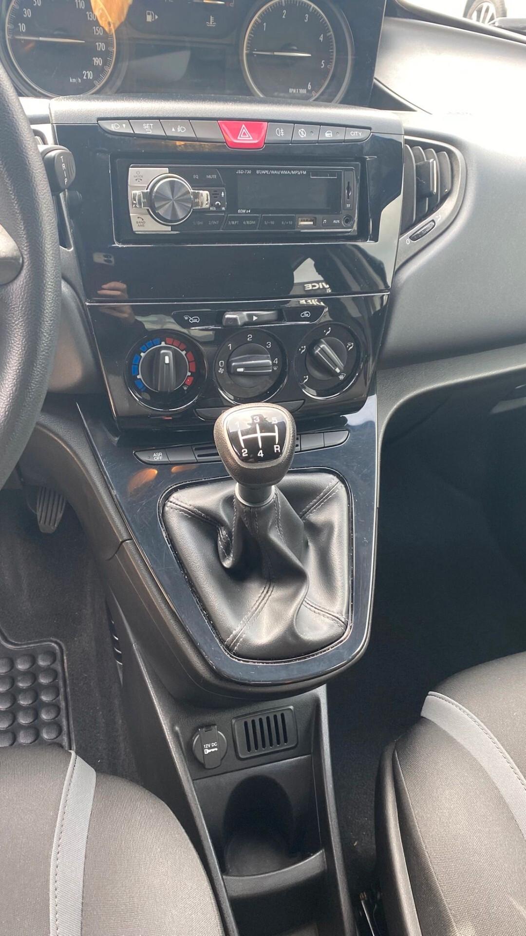 Lancia Ypsilon 1.3 MJT 16V 95 CV 5 porte S&S Gold