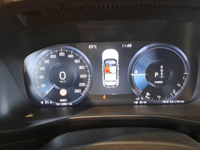 VOLVO XC40 T4 PLUG-IN AUTOCARRO N1