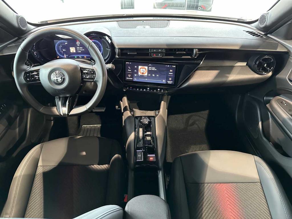 Alfa Romeo Junior 1.2 ibrida 136cv edct6