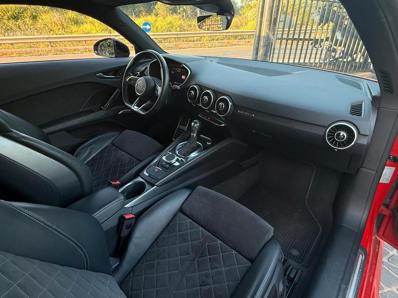 Audi TT Coupé 2.0 TFSI quattro S tronic S line Competition 271 CV!