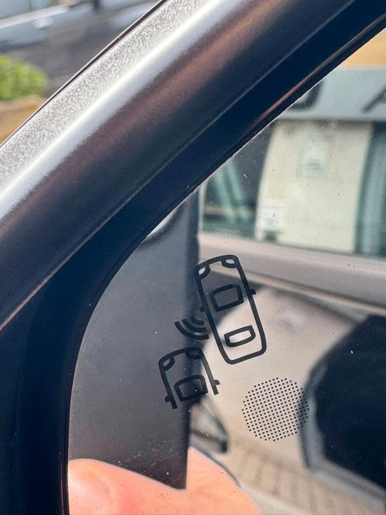 PEUGEOT 3008 1.5 HDI EAT8 ALLURE PAK PERFETTA