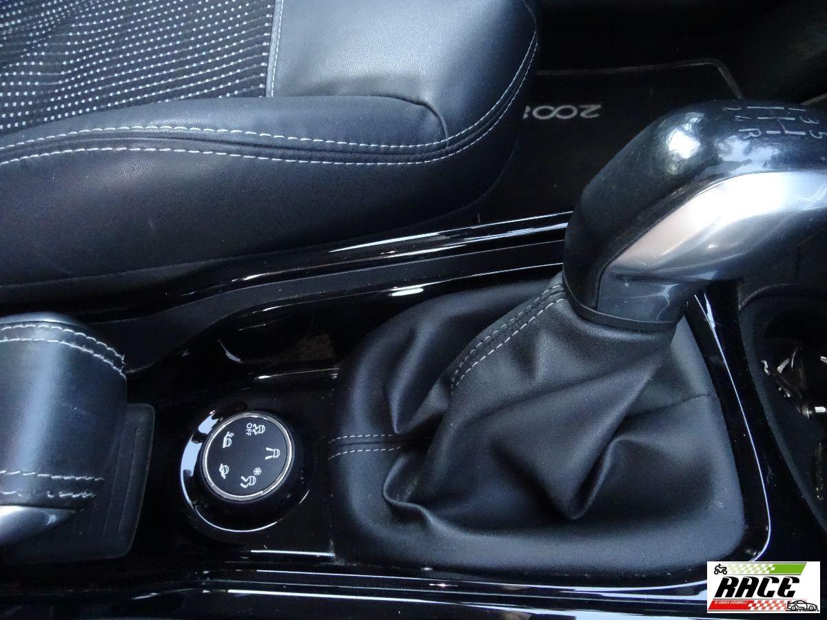 PEUGEOT - 2008 - BlueHDi 100 Allure