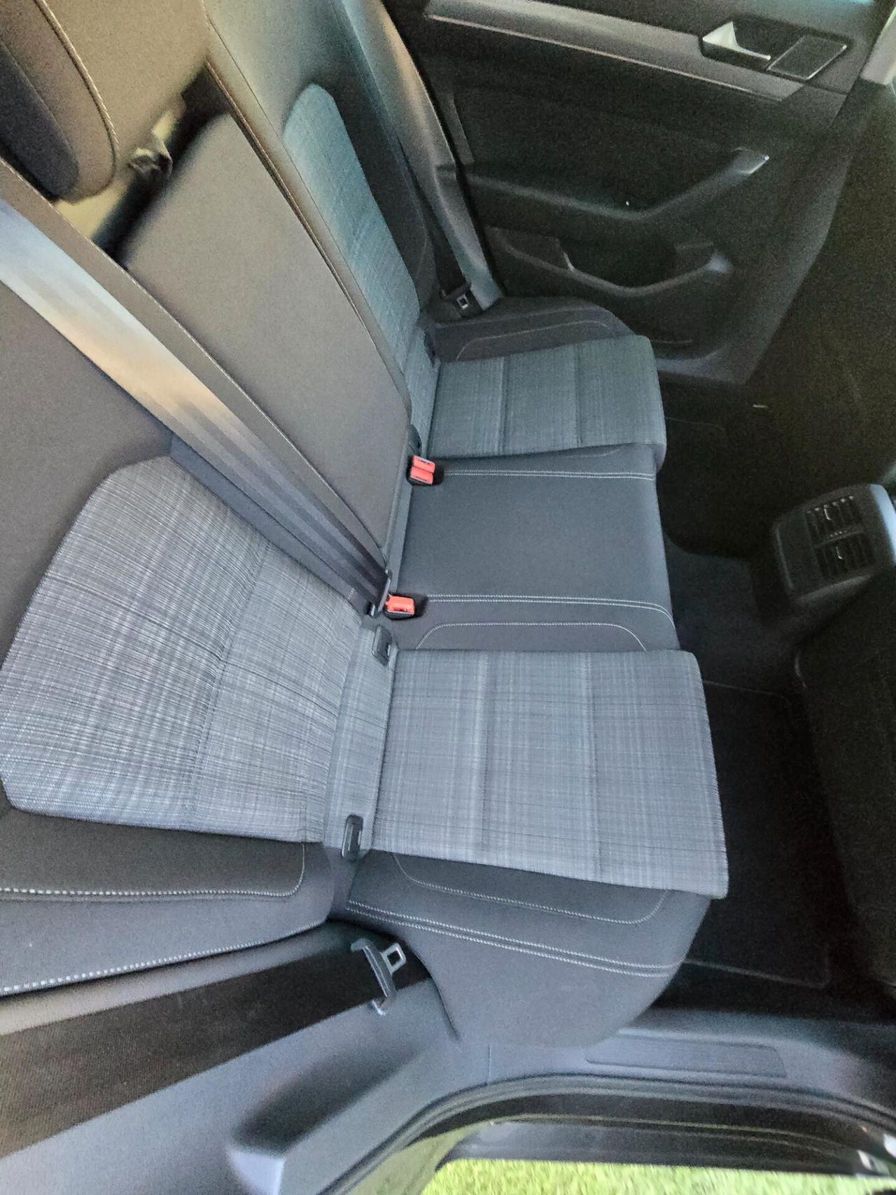 VW Passat Variant 2.0 TDI 150CV -2022
