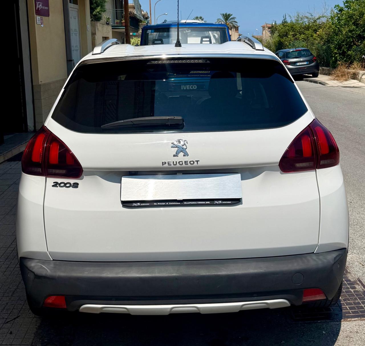 Peugeot 2008 BlueHDi 100 Allure