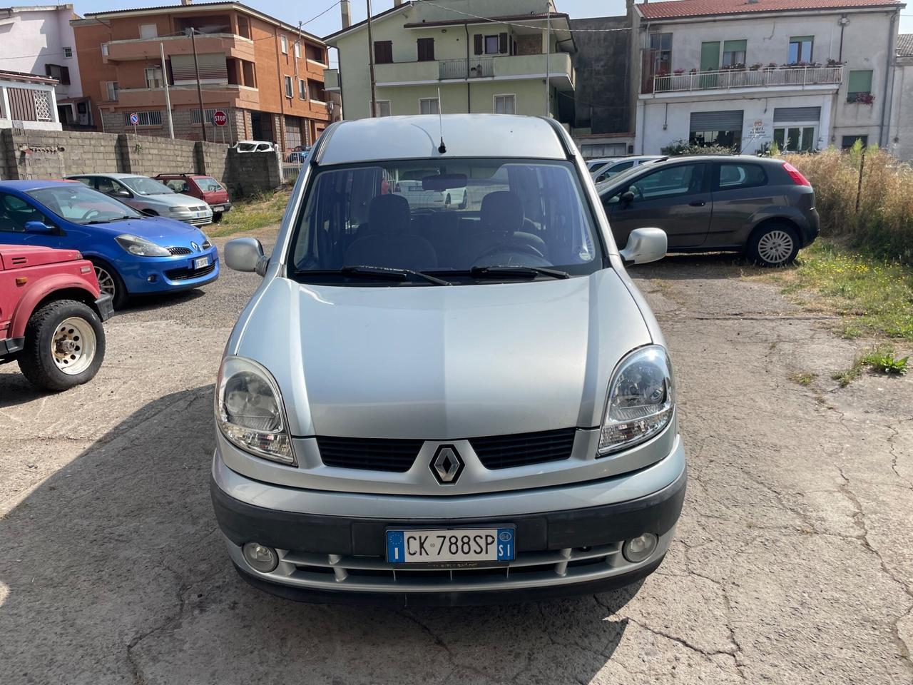 Renault Kangoo 1.5 dCi/82CV vetrato gancio traino