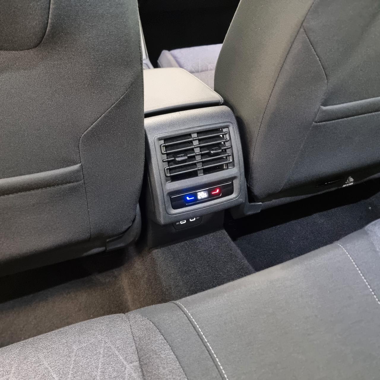 VOLKSWAGEN GOLF 8 LIFE 2.0 TDI 115cv Euro 6E