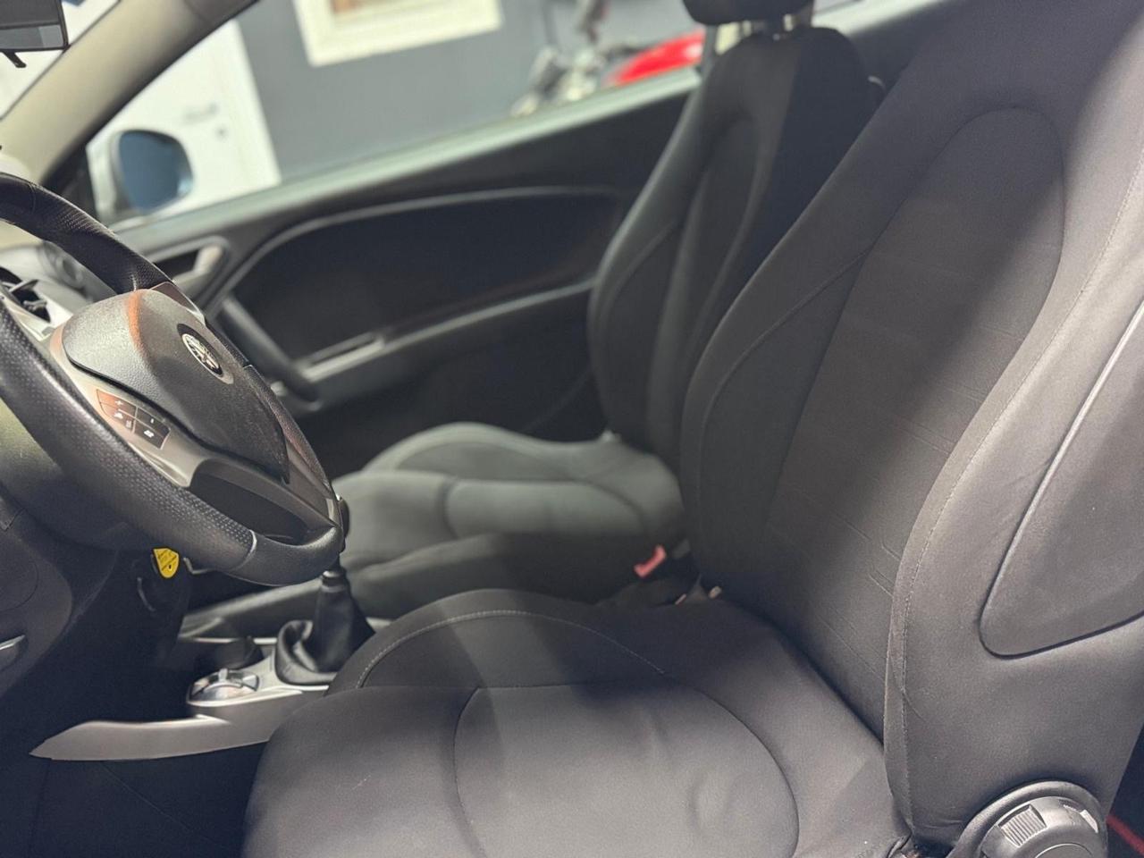 Alfa Romeo MiTo 1.4 105 CV M.air S&S Distinctive Sport Pack