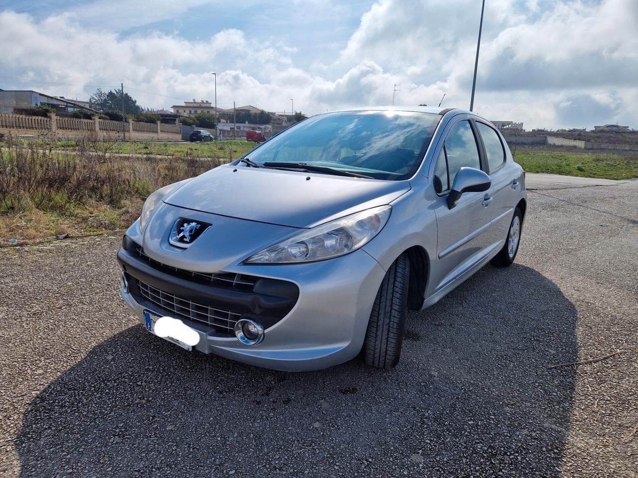 Peugeot 207 1.4 HDi 70CV 5p. ONE Line