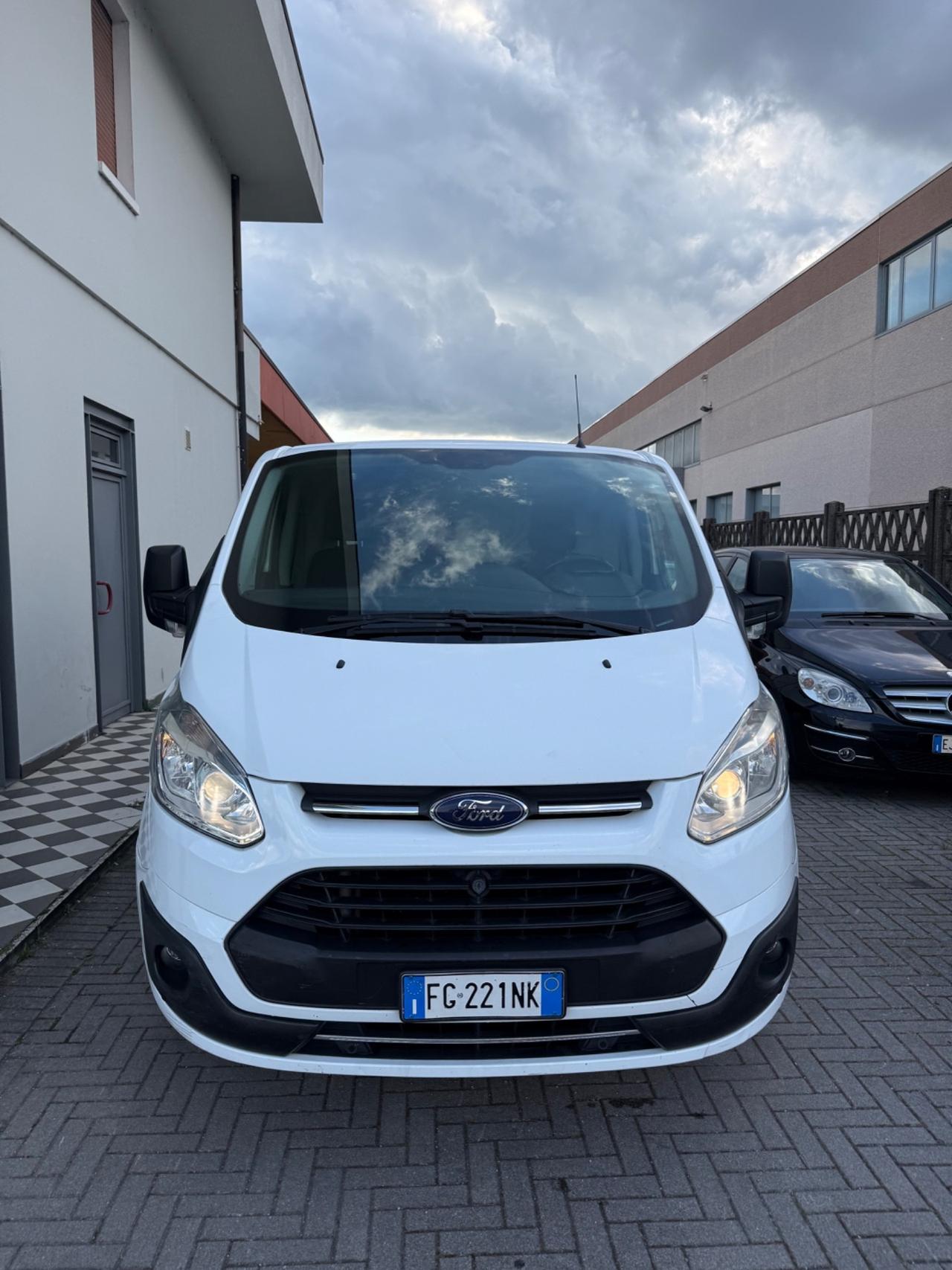 Ford Transit Custom 270 2.0 TDCi 130 PC Furgone Titanium