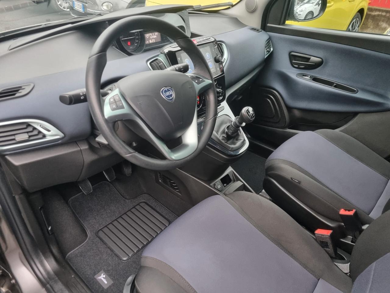 Lancia Ypsilon 1.0 FireFly 5 porte S&S Hybrid Gold Plus