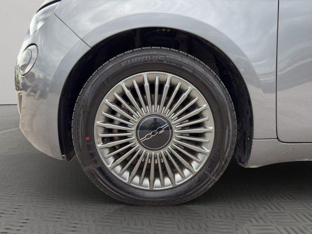 FIAT 500e 3+1 42 kWh Icon +