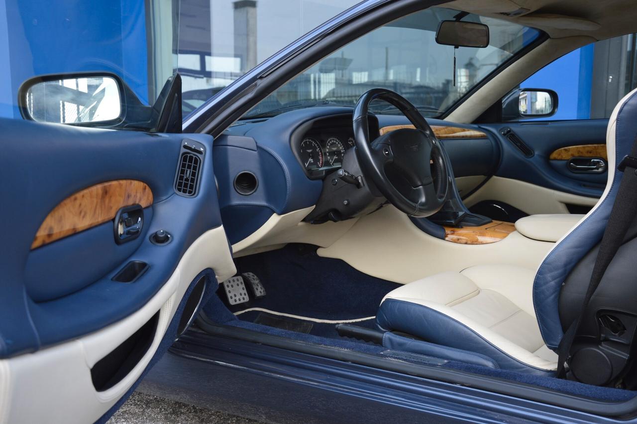 Aston Martin DB Vantage