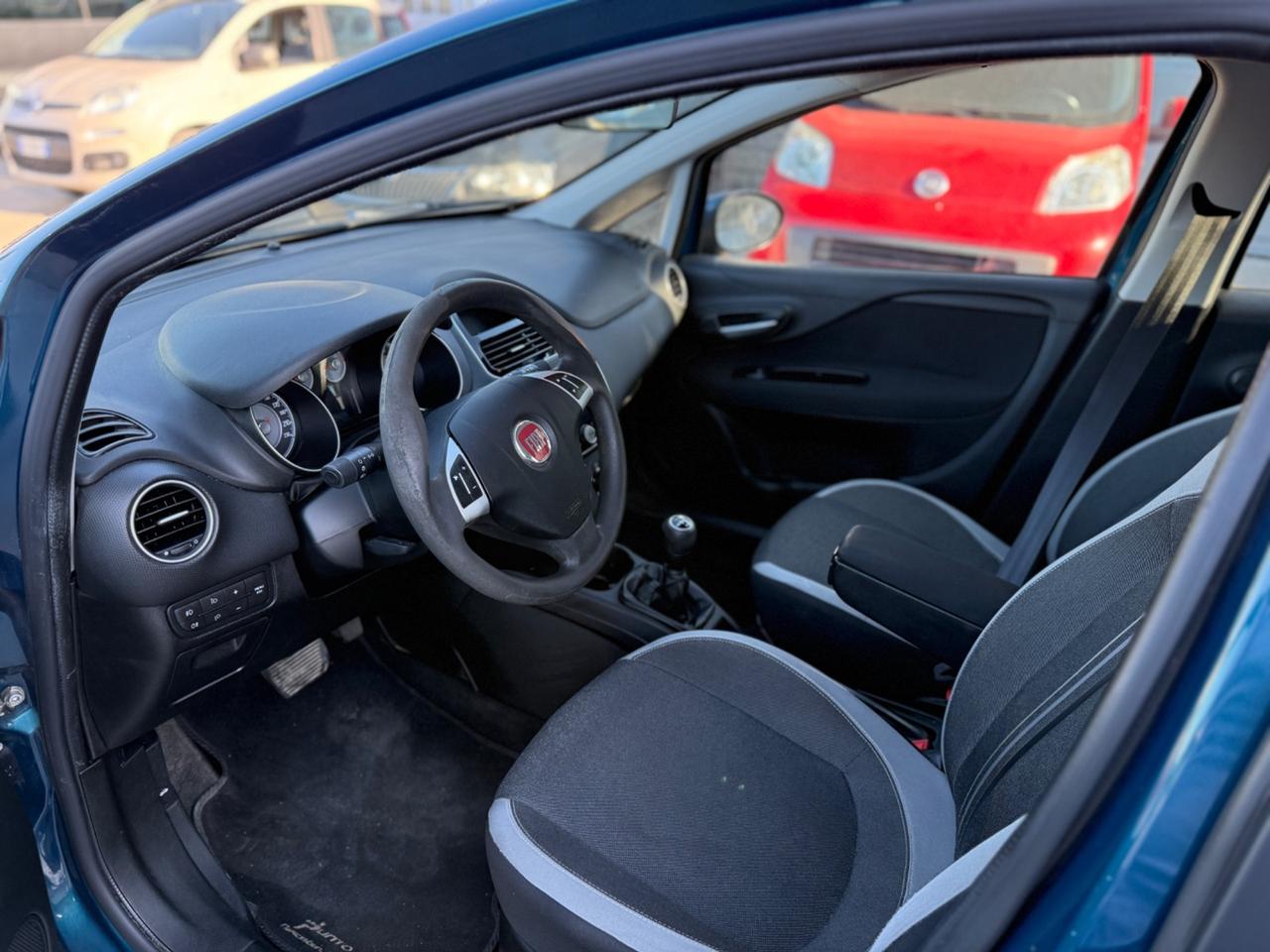 Fiat Punto 1.4 SeS 8V Dualogic 5P Racing (57 kw)