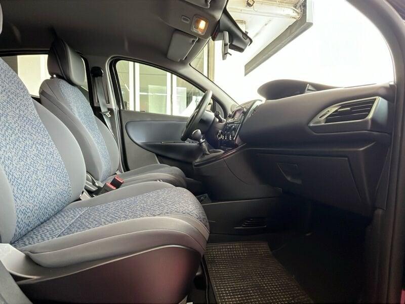 Lancia Ypsilon 1.0 FireFly 70cv Hybrid Silver