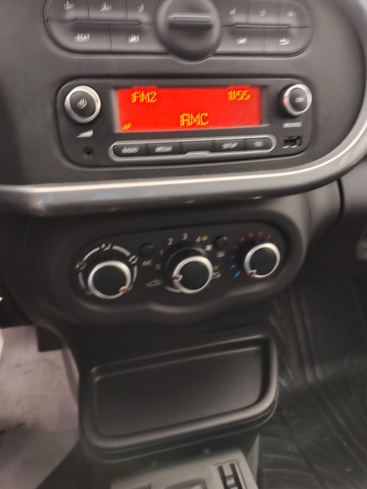 Renault Twingo SCe EDC Intens