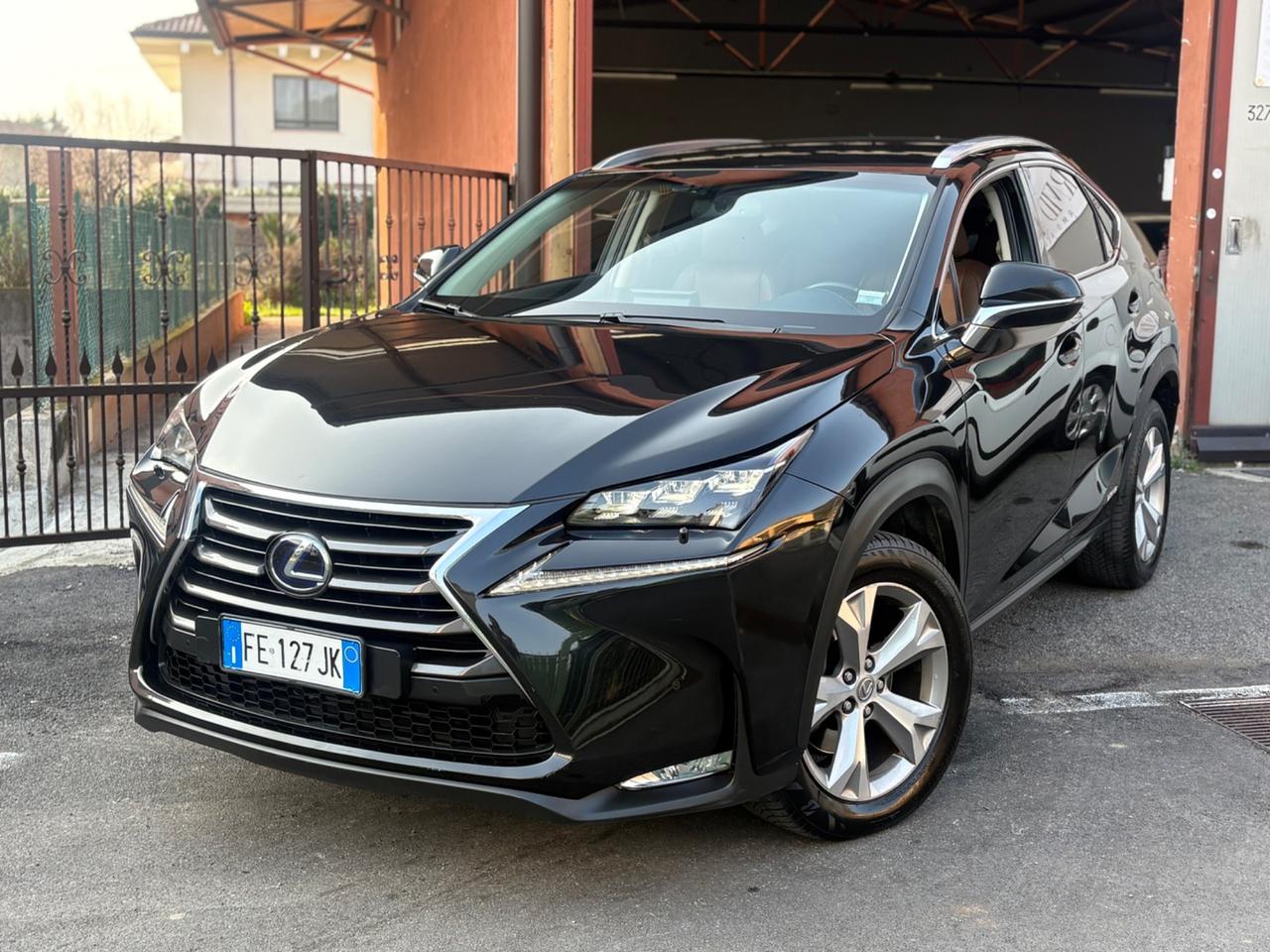 Lexus NX 300h Hybrid 4WD Luxury FULL OPTIONAL