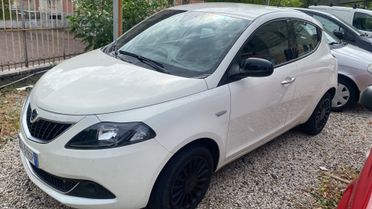 Lancia Ypsilon 1.0 FireFly 5 porte S&S Hybrid Ecochic A. Ferretti