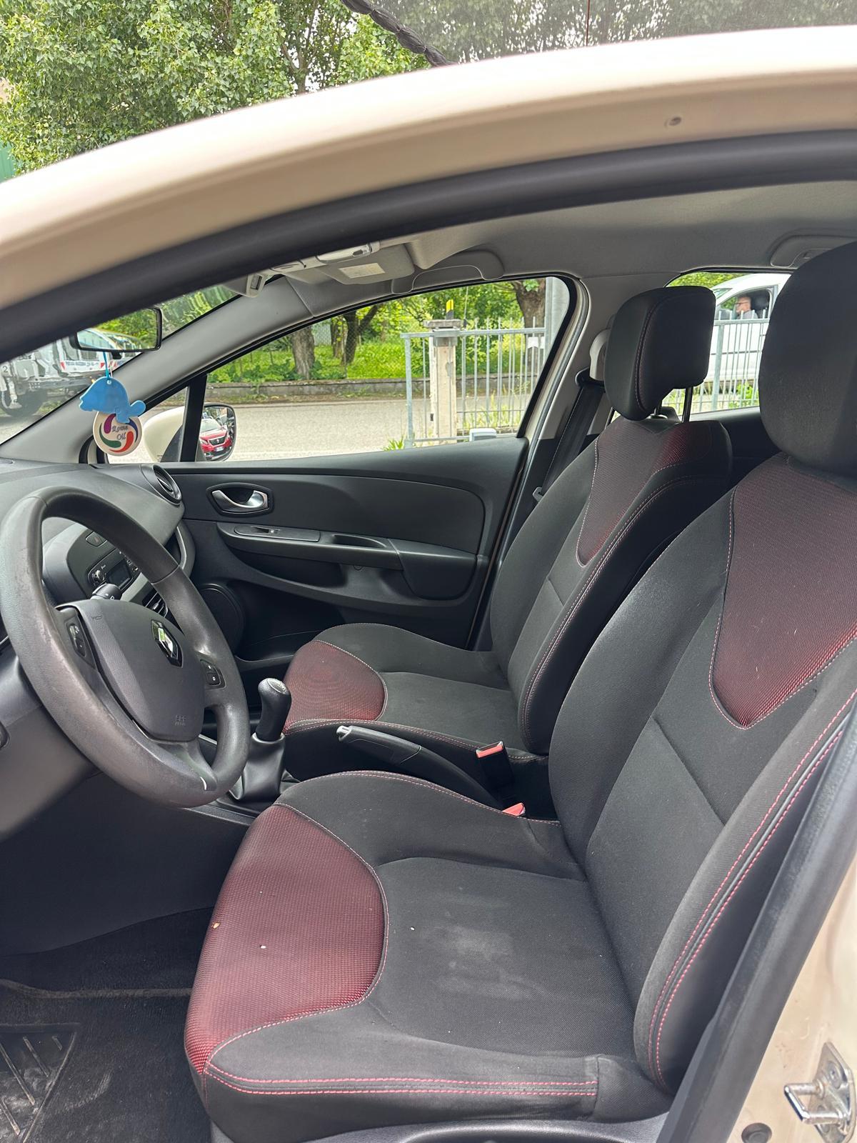 Renault Clio 5 Porte Clio 5p 1.5 dci energy s&s 75cv E6 OK NEOPATENTATO